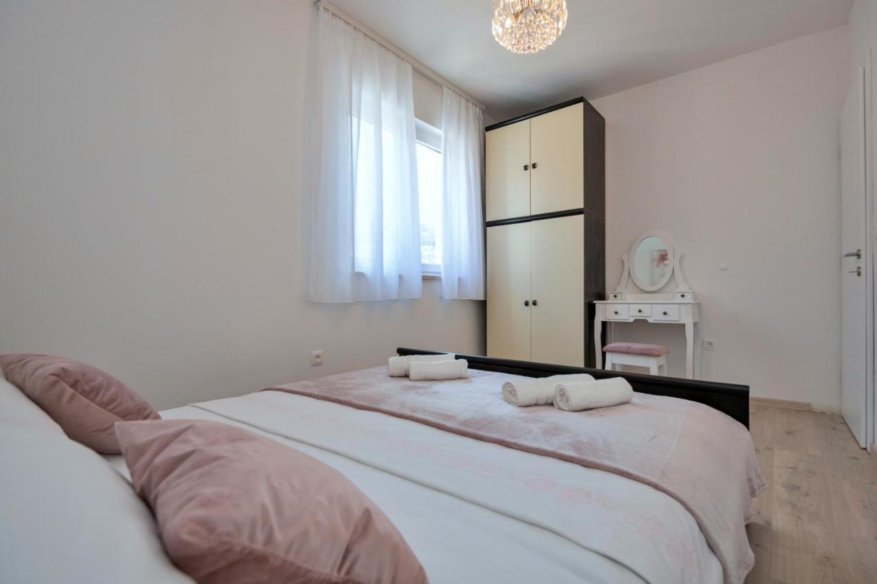 Luxury Apartment Makarska 2Min From Beach Luaran gambar